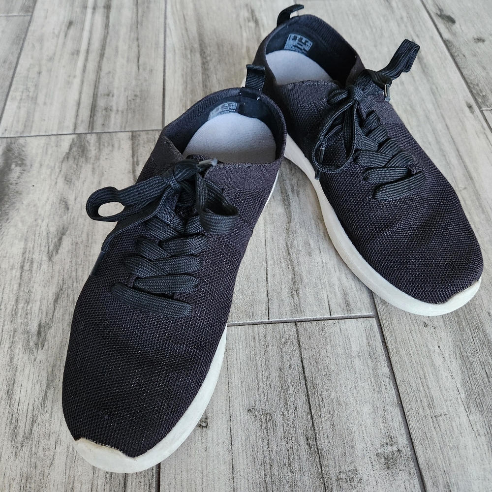 Cloudstepper Sneakers by Clark Size 8 Black with Sparkles White Soles Lace-ups